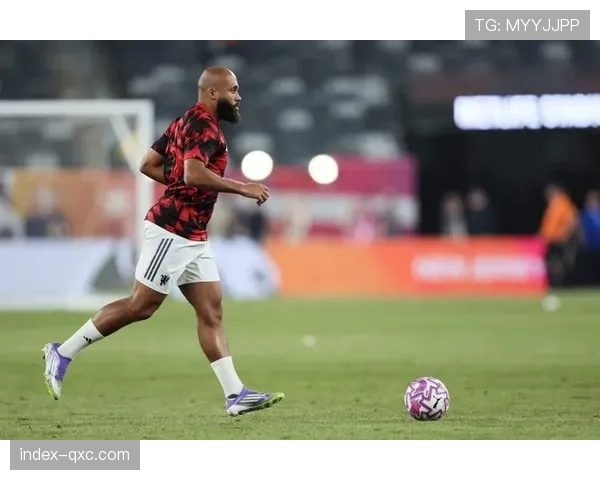 曼联锋线轮换成常态，姆伯莫称无偏好位置适应多种战术安排